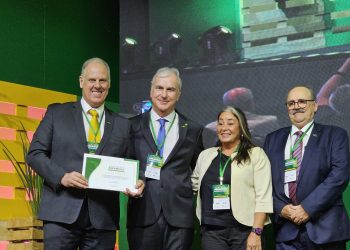 Abramilho faz passagem de presidência durante Congresso Abramilho 2024