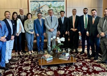 Abramilho reúne com o ministro da Agricultura para tratar sobre sincronia nas aprovações de biotecnologia entre Brasil e China