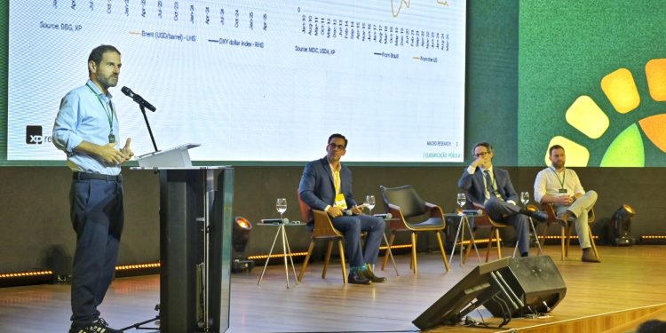 Brasil é opção segura para investidores internacionais, afirmam especialistas no 3º Congresso Abramilho