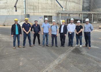 Delegação chinesa conhece a Spasso, empresa familiar especializada em armazéns gerais de grãos