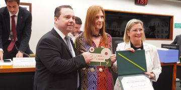 Homenagem no Congresso destaca legado de Alysson Paolinelli