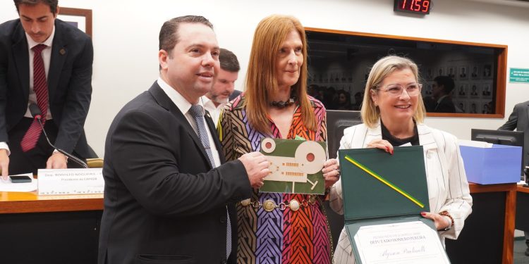 Homenagem no Congresso destaca legado de Alysson Paolinelli