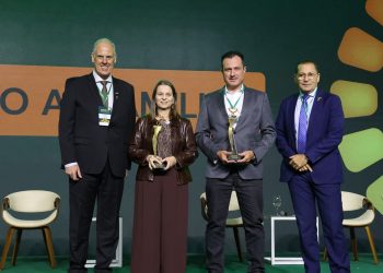 Prêmio Abramilho homenageia jornalista, senadora e empresa de etanol de milho