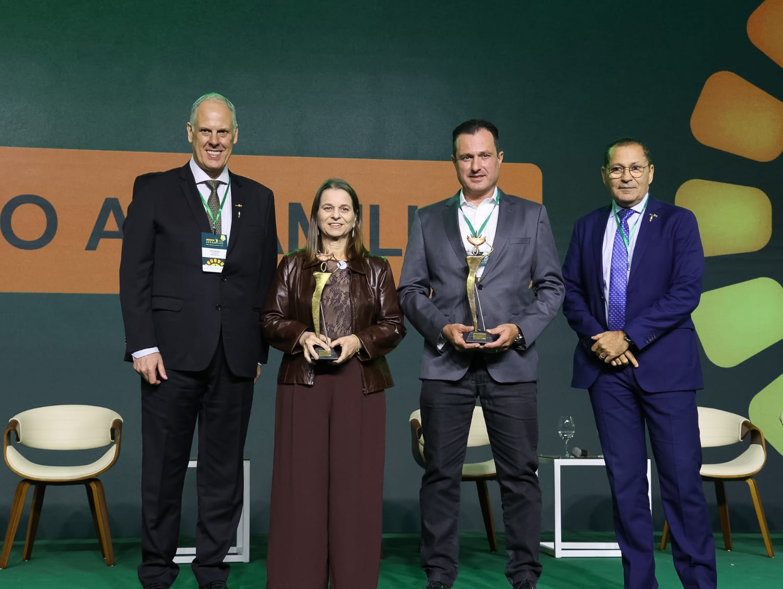 Prêmio Abramilho homenageia jornalista, senadora e empresa de etanol de milho